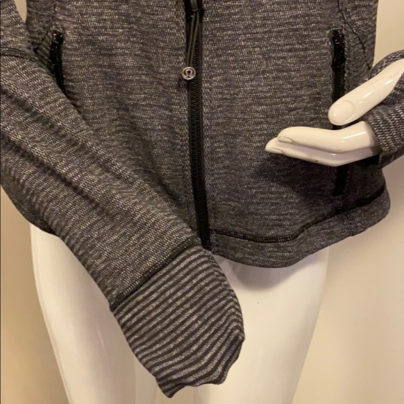 Lululemon Forme Jacket II *Textured - Picture 8 of 15
